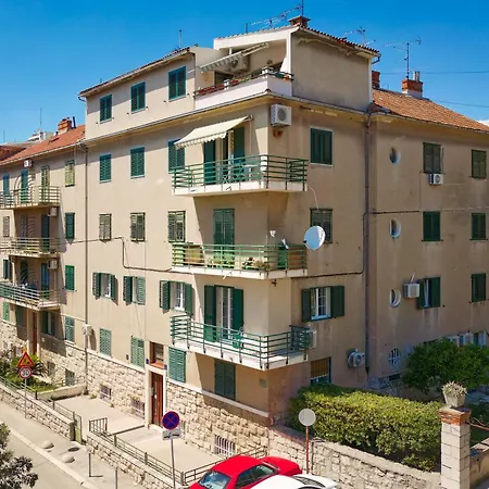 Elegantan Апартаменты