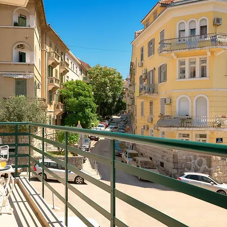 Elegantan * 斯普利特