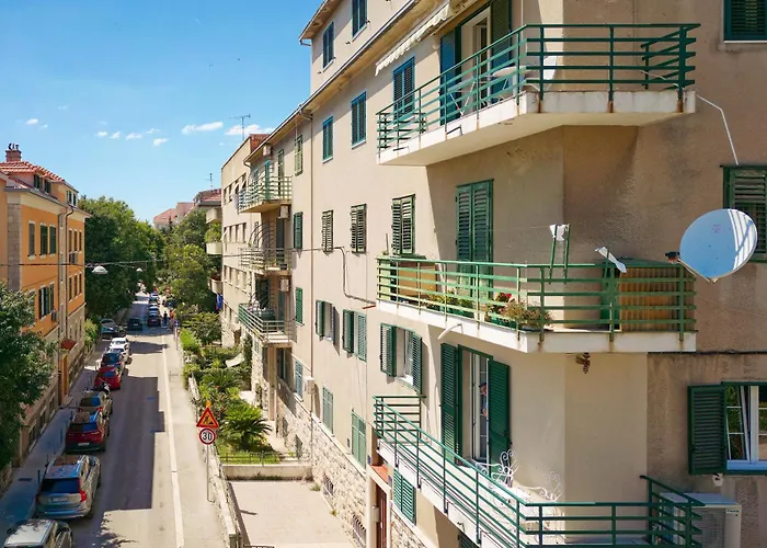 Elegantan * 斯普利特