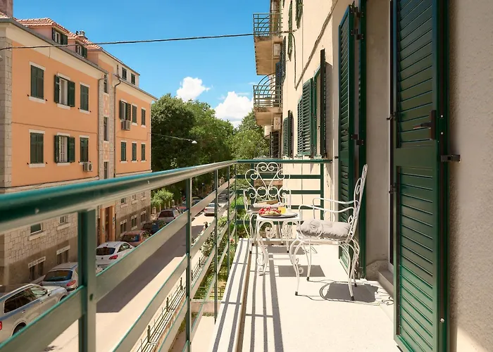 Elegantan 斯普利特