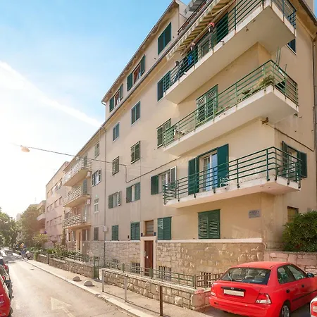 Elegantan Apartment